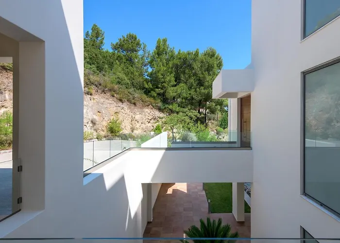 Vila Ixian Hilltop